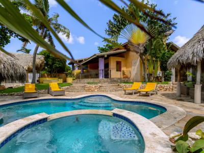 Mexican Style Villa with Private Pool, FREE utilities
