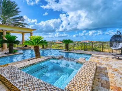 Your Own Private Oasis w/ Amazing Ocean Views!