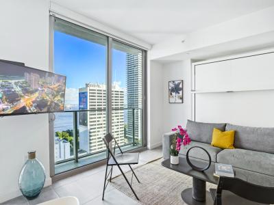 Downtown Miami Studio with Stunning Bay and Ocean Views